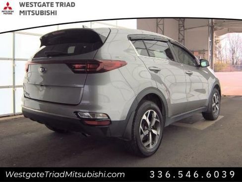 Used 2020 Kia Sportage LX AWD/4WD image 4