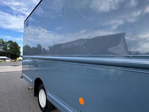 Used 2021 Ford Transit 350 DRW RWD image 25