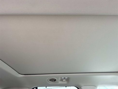 Used 2020 Ford Explorer Limited image 18