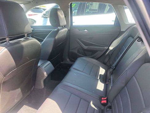 Used 2024 Volkswagen Jetta SE FWD image 10