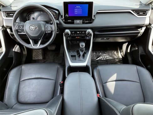 Used 2023 Toyota RAV4 XLE Premium image 9