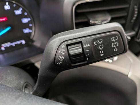 Certified 2022 Ford Explorer XLT w/ Equipment Group 202A image 17