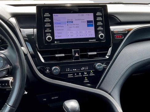 Used 2022 Toyota Camry SE FWD image 7