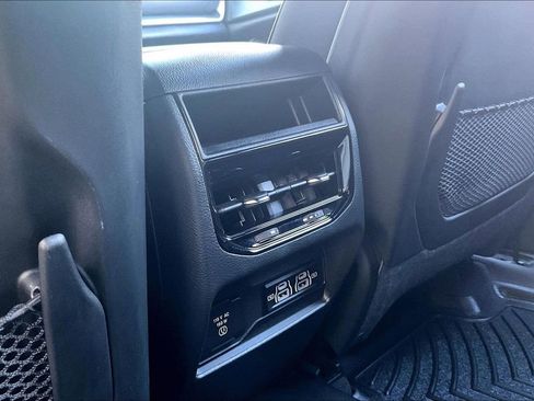 Used 2024 Jeep Grand Cherokee Altitude image 33