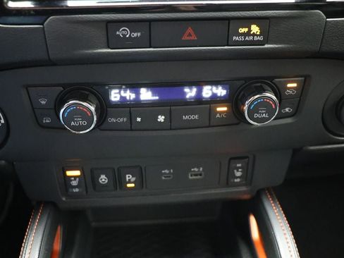 Used 2023 Nissan Frontier PRO-4X w/ Pro-4X Premium Package image 28