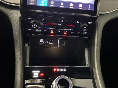 New 2025 Jeep Grand Cherokee Limited image 18