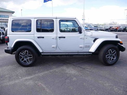 Certified 2024 Jeep Wrangler Unlimited Sahara AWD/4WD image 22