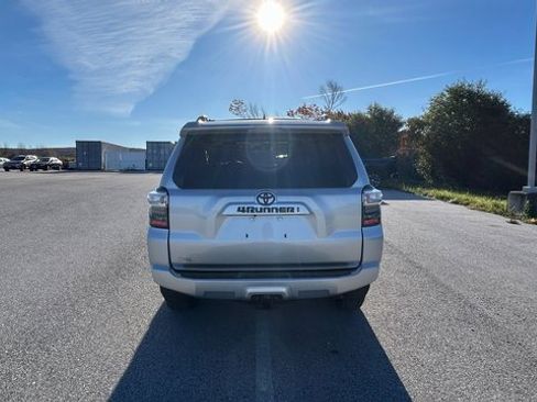 Used 2022 Toyota 4Runner SR5 Premium image 4