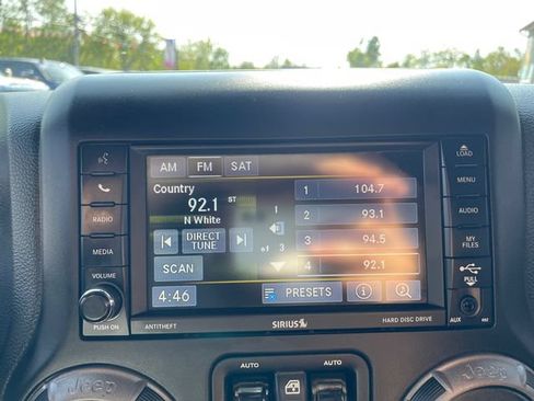 Used 2017 Jeep Wrangler Unlimited Sport w/ Quick Order Package 24S AWD/4WD image 19