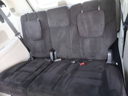 Used 2014 Dodge Grand Caravan SXT FWD image 17