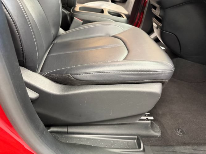 Used 2025 Chrysler Pacifica Select FWD image 33
