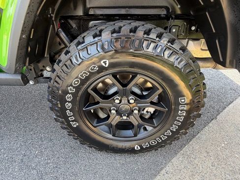 Used 2025 Jeep Gladiator Willys image 14