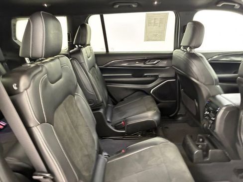Used 2022 Jeep Grand Cherokee L Laredo AWD/4WD image 16