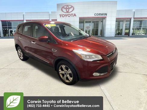 Used 2015 Ford Escape SE image 2