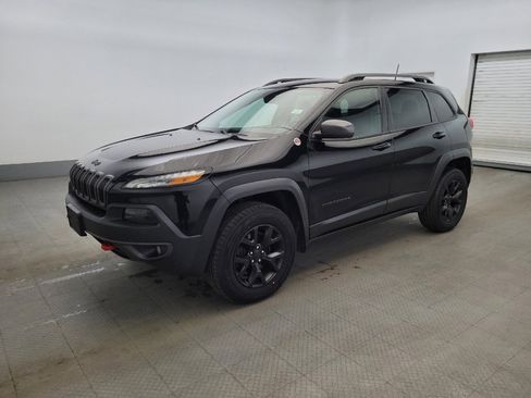 Used 2018 Jeep Cherokee Trailhawk w/ Comfort/Convenience Group image 2