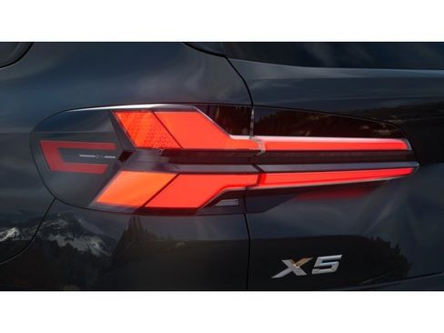 New 2026 BMW X5 xDrive50e image 8