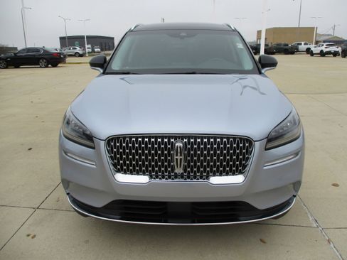 Used 2022 Lincoln Corsair Standard w/ Premium Package image 9