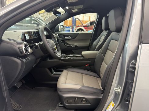 New 2026 Chevrolet Equinox LT AWD/4WD image 12