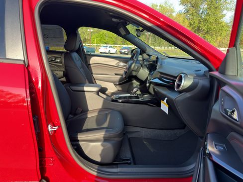 New 2026 Chevrolet Trax RS FWD image 13