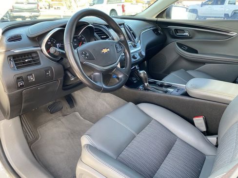 Used 2017 Chevrolet Impala LT image 17