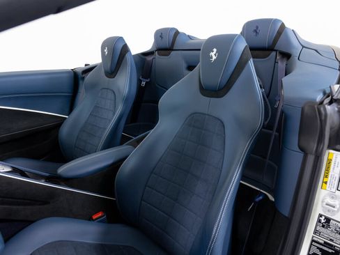Certified 2024 Ferrari Roma Spider RWD image 40