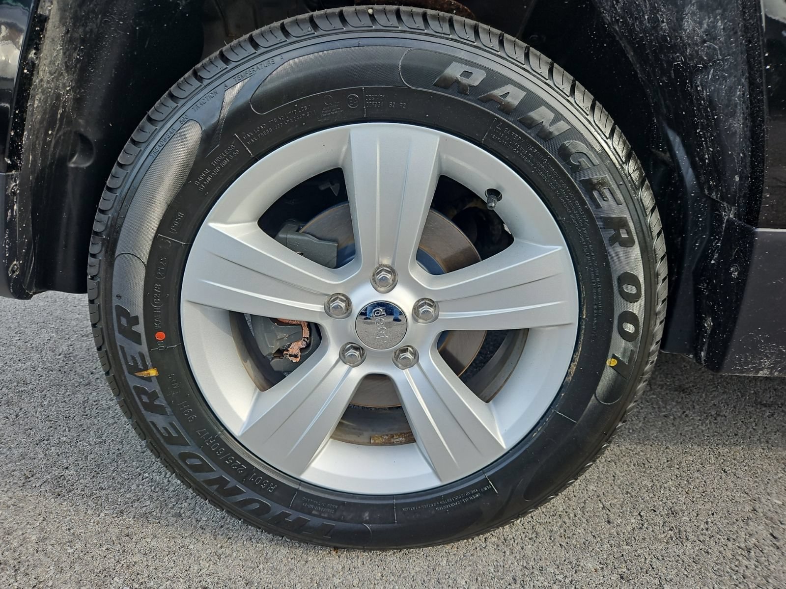 Used 2016 Jeep Patriot Latitude AWD/4WD image 11