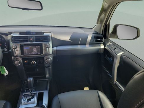 Used 2017 Toyota 4Runner SR5 Premium RWD image 7