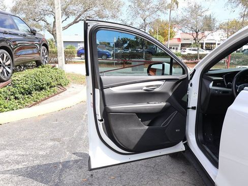 Used 2022 Cadillac XT5 Luxury FWD image 22