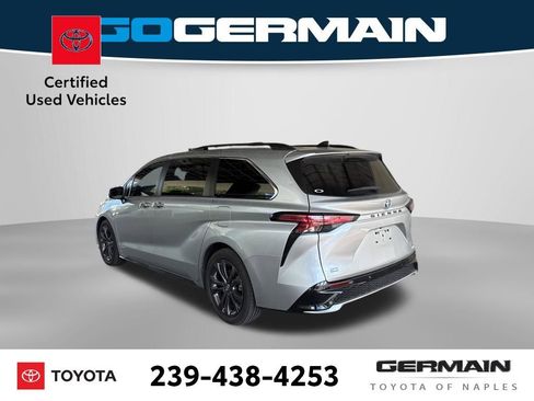Used 2021 Toyota Sienna XSE FWD image 3