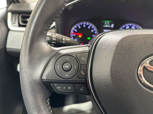 Used 2020 Toyota RAV4 XLE Premium image 27