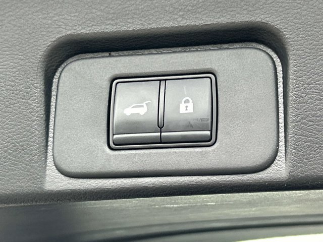 Certified 2025 Nissan Rogue SV AWD/4WD image 14