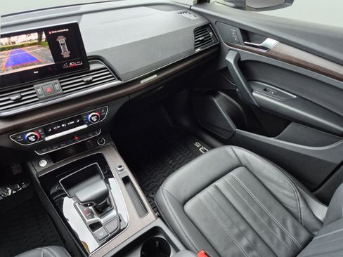 Used 2023 Audi Q5 2.0T Premium w/ Convenience Package AWD/4WD image 16