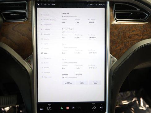 Used 2017 Tesla Model X 90D AWD/4WD image 65