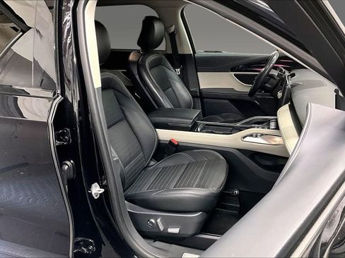 Used 2024 Lincoln Nautilus Reserve image 4