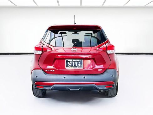 Used 2020 Nissan Kicks SR w/ SR Premium Package FWD image 5