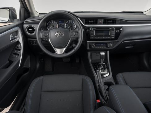 Used 2017 Toyota Corolla SE FWD image 11