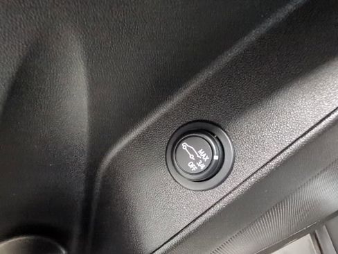 Used 2024 Chevrolet Equinox LT image 14