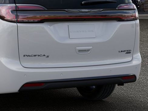 New 2026 Chrysler Pacifica Limited w/ S Appearance Package AWD/4WD image 13