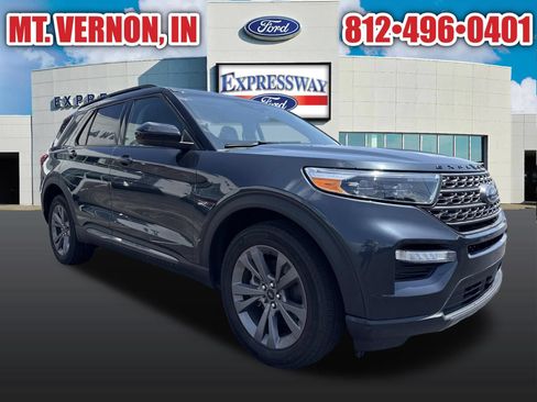 Used 2024 Ford Explorer XLT w/ Equipment Group 202A AWD/4WD image 3