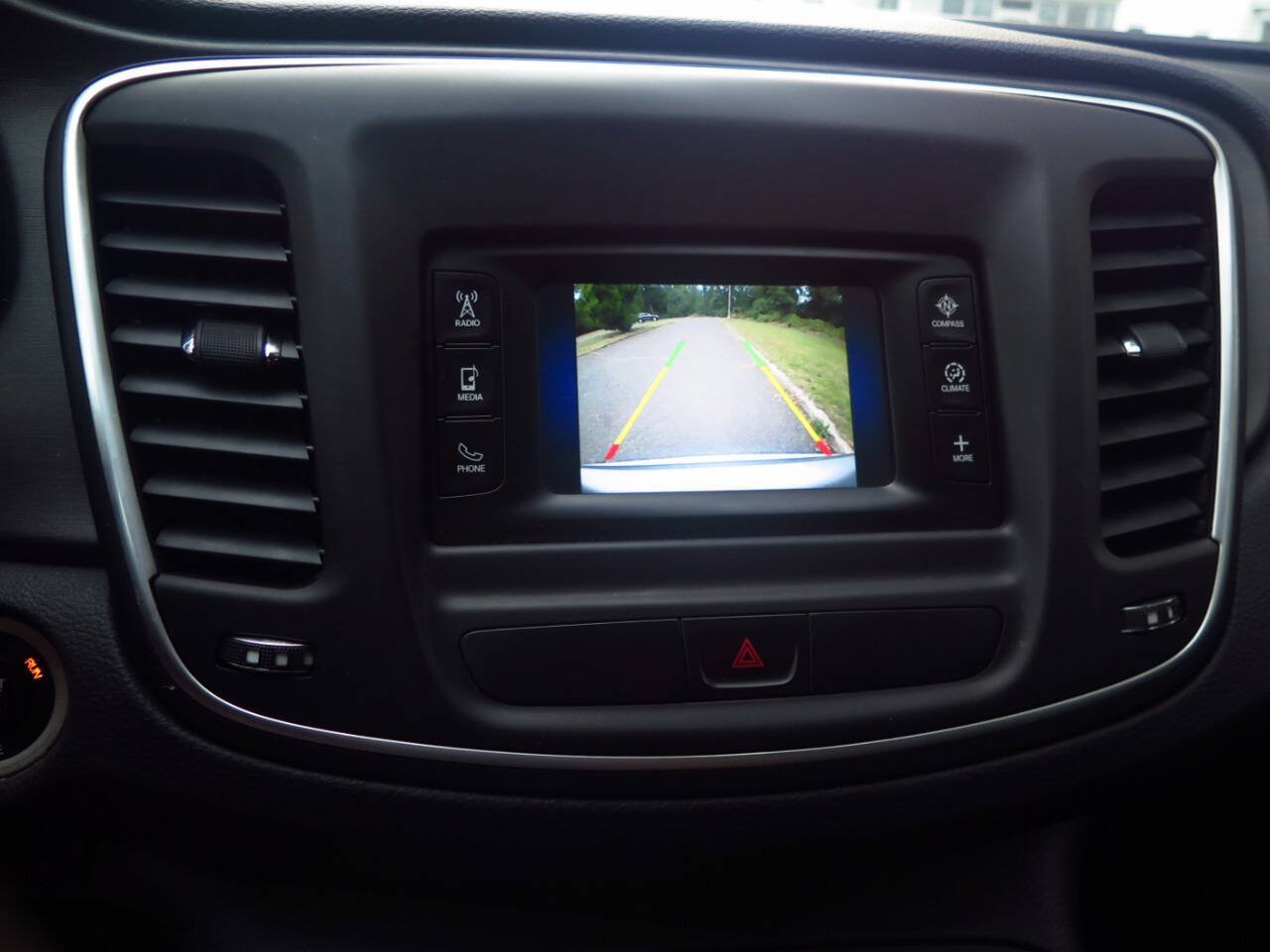 Used 2015 Chrysler 200 Limited w/ Convenience Group FWD image 27
