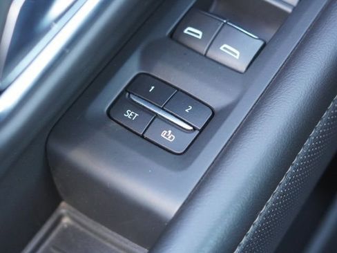 Used 2023 Chevrolet Suburban Premier image 35