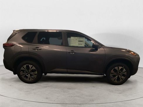 Used 2023 Nissan Rogue SV image 7