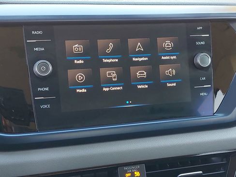 Used 2022 Volkswagen Taos SE image 20