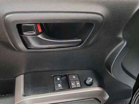 Used 2023 Toyota Tacoma SR5 AWD/4WD image 24