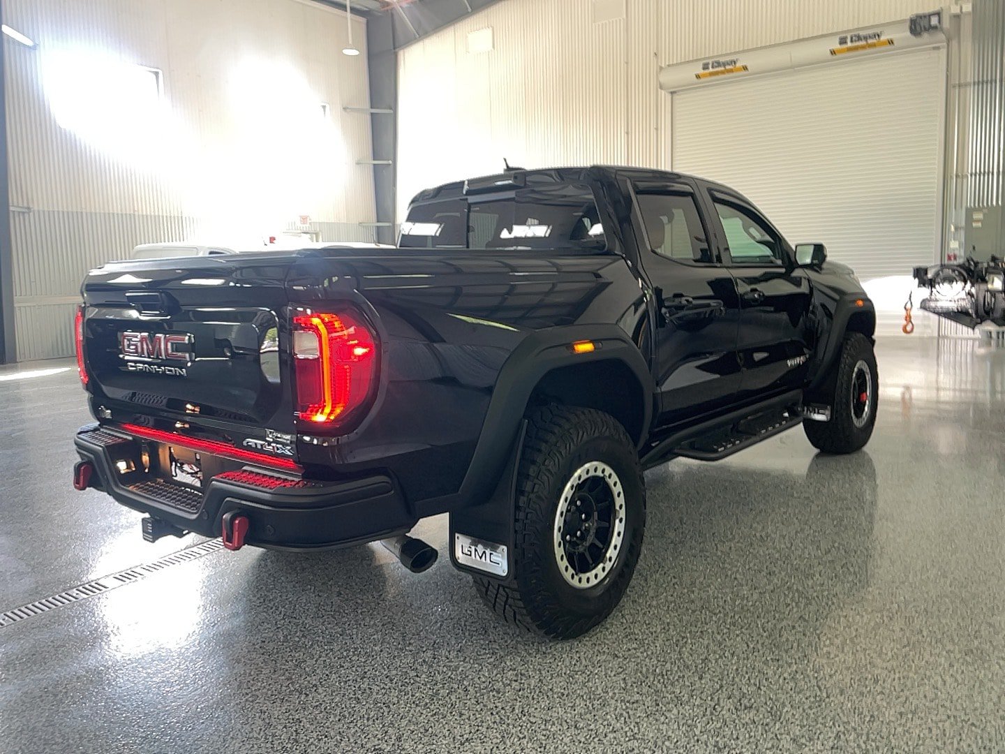 Used 2024 GMC Canyon AT4X w/ AT4X AEV Edition AWD/4WD image 27