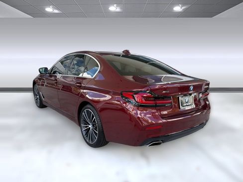Used 2023 BMW 530e xDrive w/ Premium Package AWD/4WD image 3