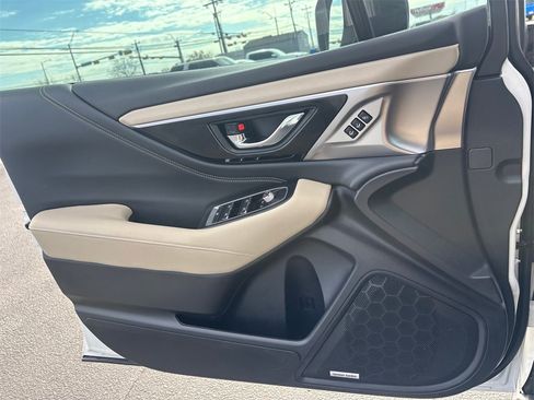 Used 2025 Subaru Outback Limited image 24