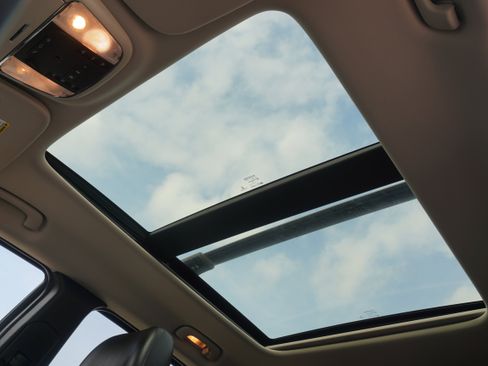 Used 2013 Jeep Grand Cherokee Limited w/ Luxury Group II image 19