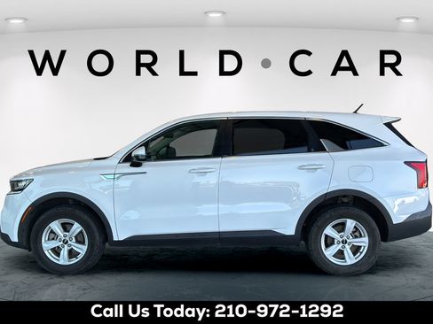 Used 2022 Kia Sorento LX AWD/4WD image 14