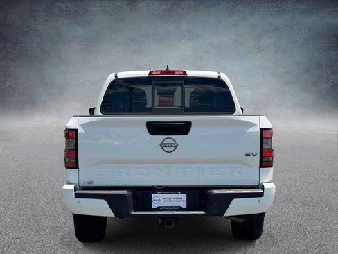 Used 2022 Nissan Frontier SV RWD image 3